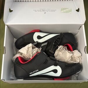 Peloton Mens Cycling Shoes - Black and Red